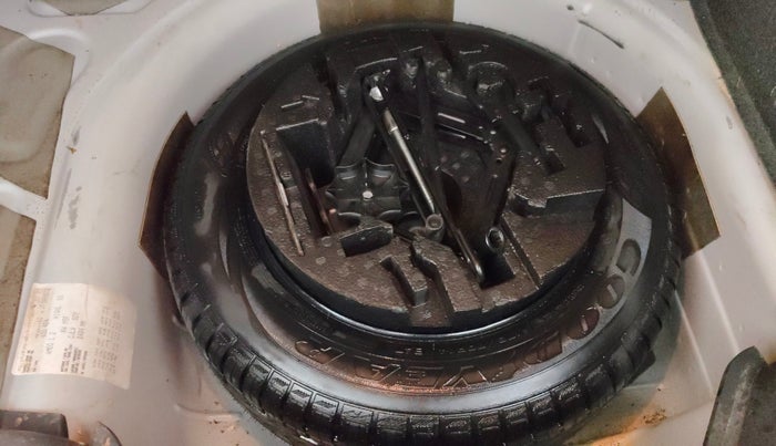 2017 Volkswagen Ameo HIGHLINE1.2L PLUS 16 ALLOY, Petrol, Manual, 95,740 km, Spare Tyre