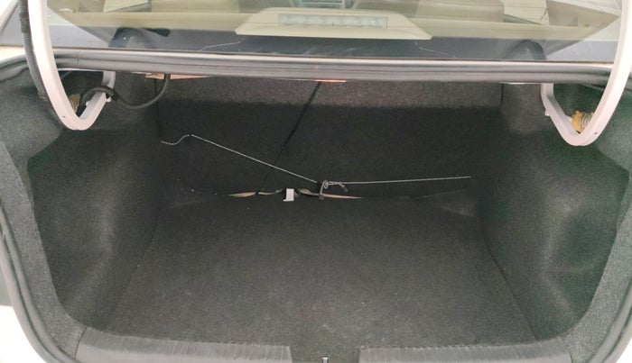 2017 Volkswagen Ameo HIGHLINE1.2L PLUS 16 ALLOY, Petrol, Manual, 95,740 km, Boot Inside