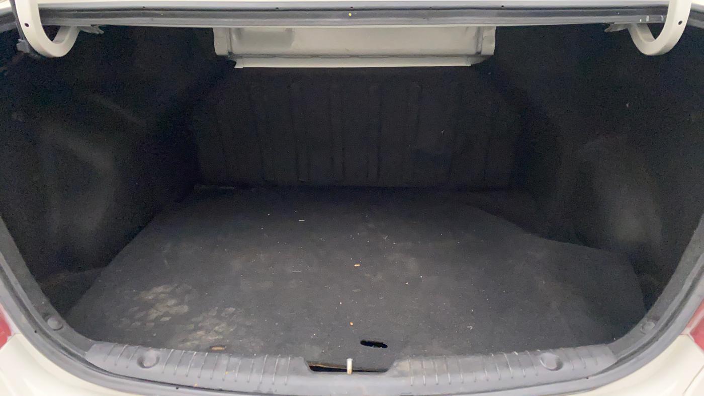2014 Hyundai Verna FLUIDIC 1.6 VTVT SX, Petrol, Manual, 72,116 km, Boot Inside