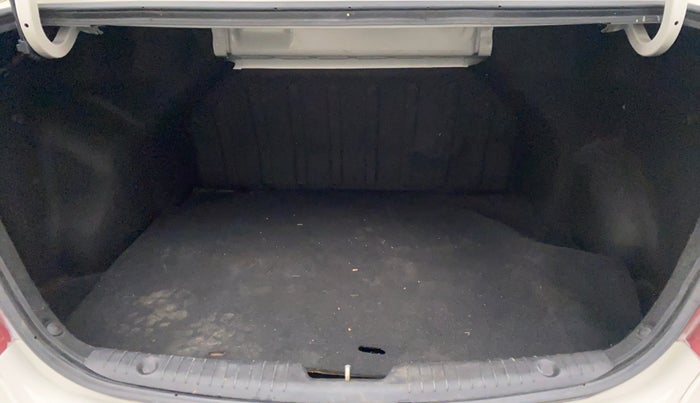 2014 Hyundai Verna FLUIDIC 1.6 VTVT SX, Petrol, Manual, 72,116 km, Boot Inside