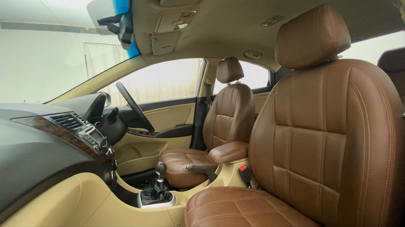 2014 Hyundai Verna FLUIDIC 1.6 VTVT SX, Petrol, Manual, 72,116 km, Right Side Front Door Cabin