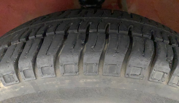 2017 Maruti Alto 800 LXI, Petrol, Manual, 17,675 km, Left Front Tyre Tread
