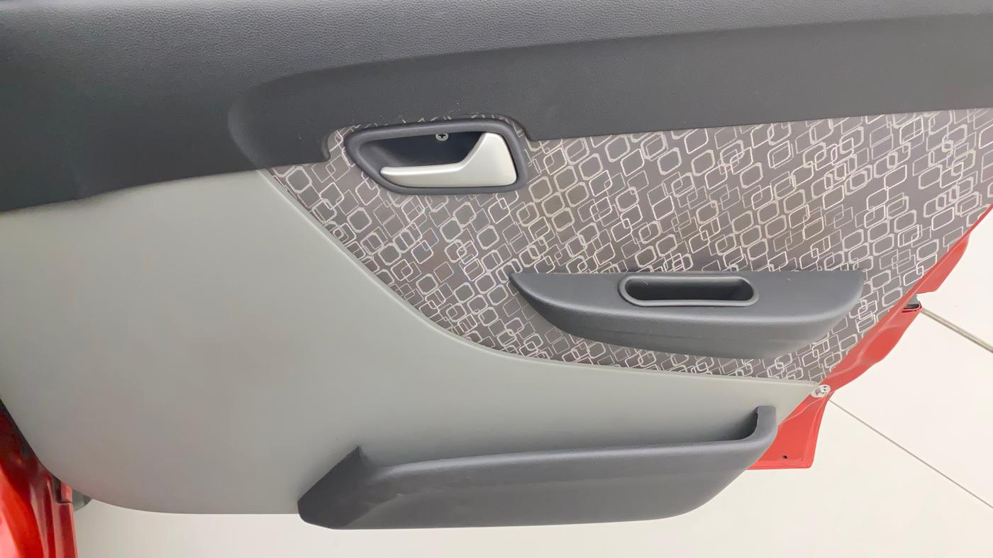 2017 Maruti Alto 800 LXI, Petrol, Manual, 17,675 km, Driver Side Door Panels Control