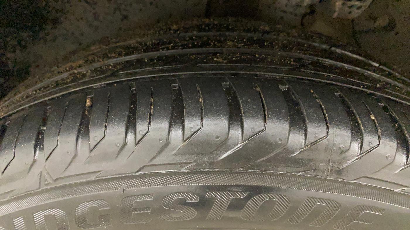 2019 Hyundai Tucson GL (O) 2WD AT PETROL, Petrol, Automatic, 1,14,846 km, Left Front Tyre Tread