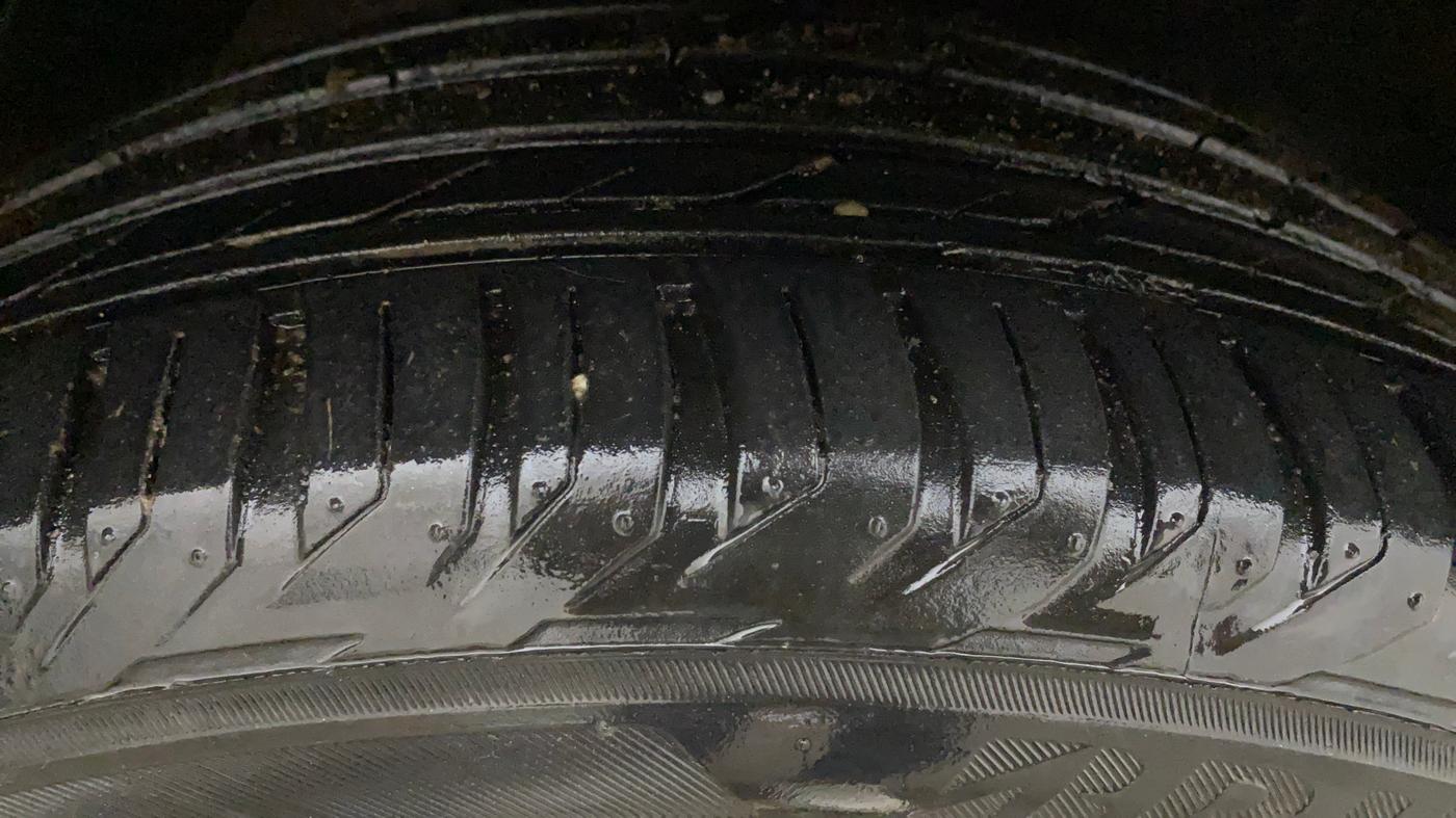 2019 Hyundai Tucson GL (O) 2WD AT PETROL, Petrol, Automatic, 1,14,846 km, Right Front Tyre Tread