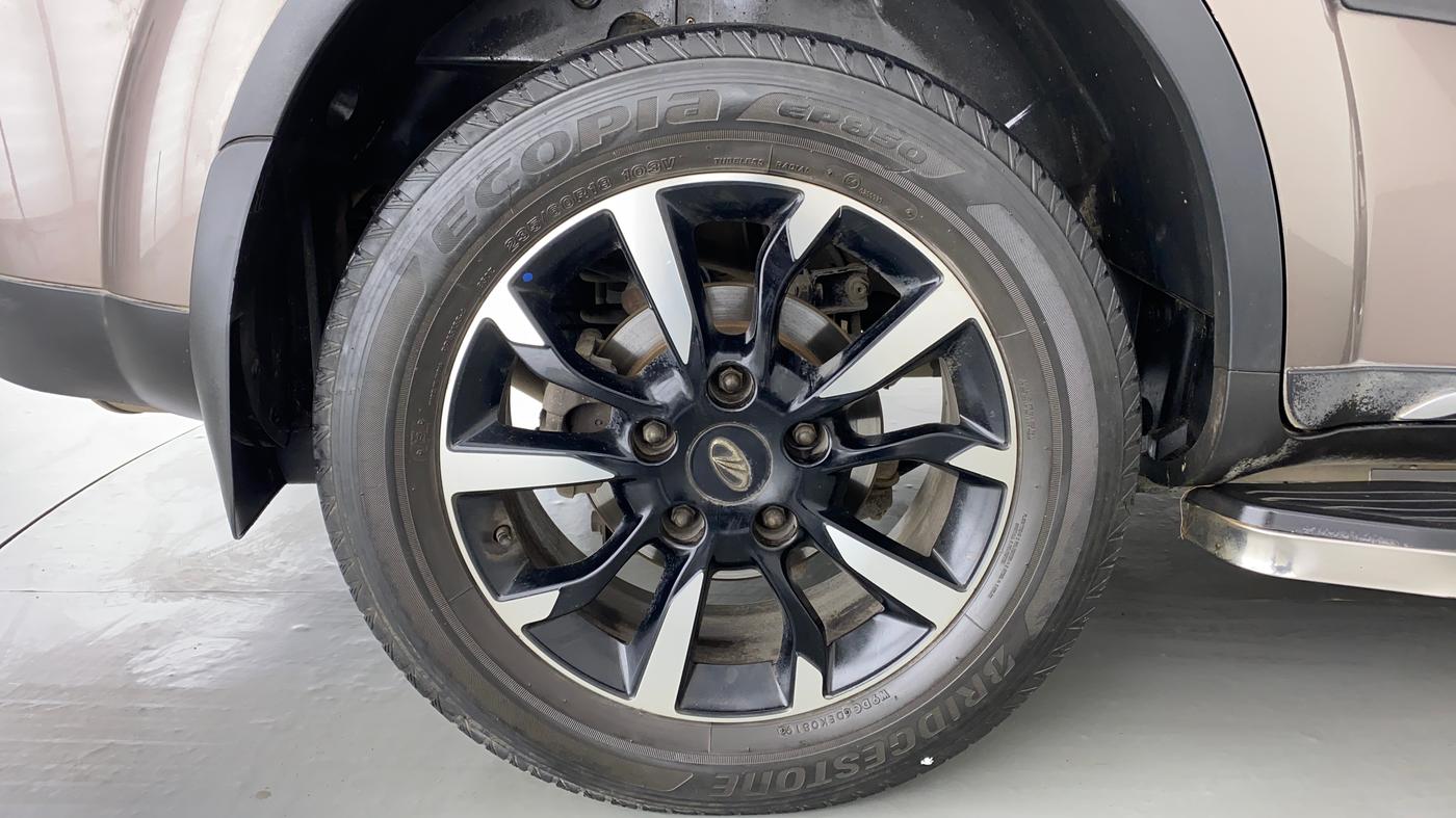 2019 Mahindra XUV500 W11 (O) AT, Diesel, Automatic, 57,685 km, Right Rear Wheel