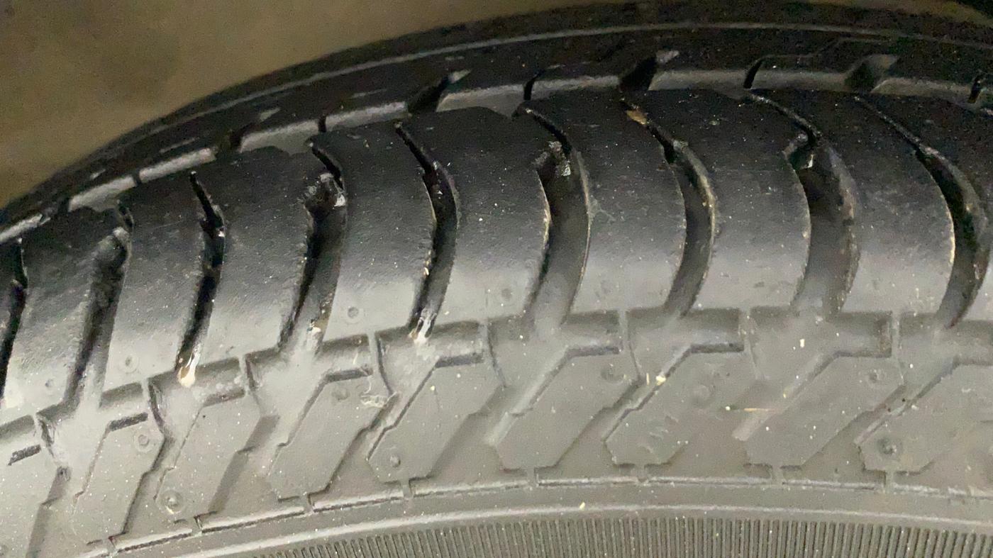 2013 Maruti Alto K10 VXI, Petrol, Manual, 47,195 km, Left Front Tyre Tread