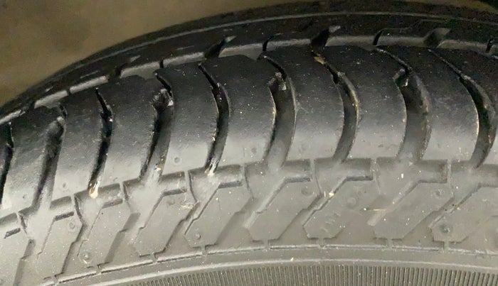 2013 Maruti Alto K10 VXI, Petrol, Manual, 47,195 km, Left Front Tyre Tread