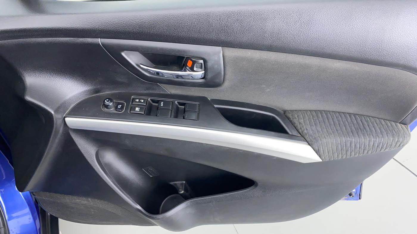 2016 Maruti S Cross ZETA 1.3, Diesel, Manual, 73,870 km, Driver Side Door Panels Control