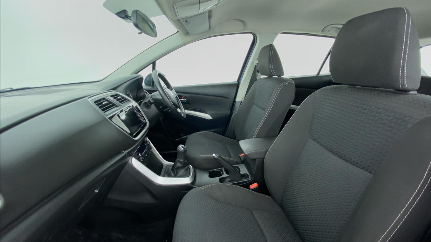 2016 Maruti S Cross ZETA 1.3, Diesel, Manual, 73,870 km, Right Side Front Door Cabin
