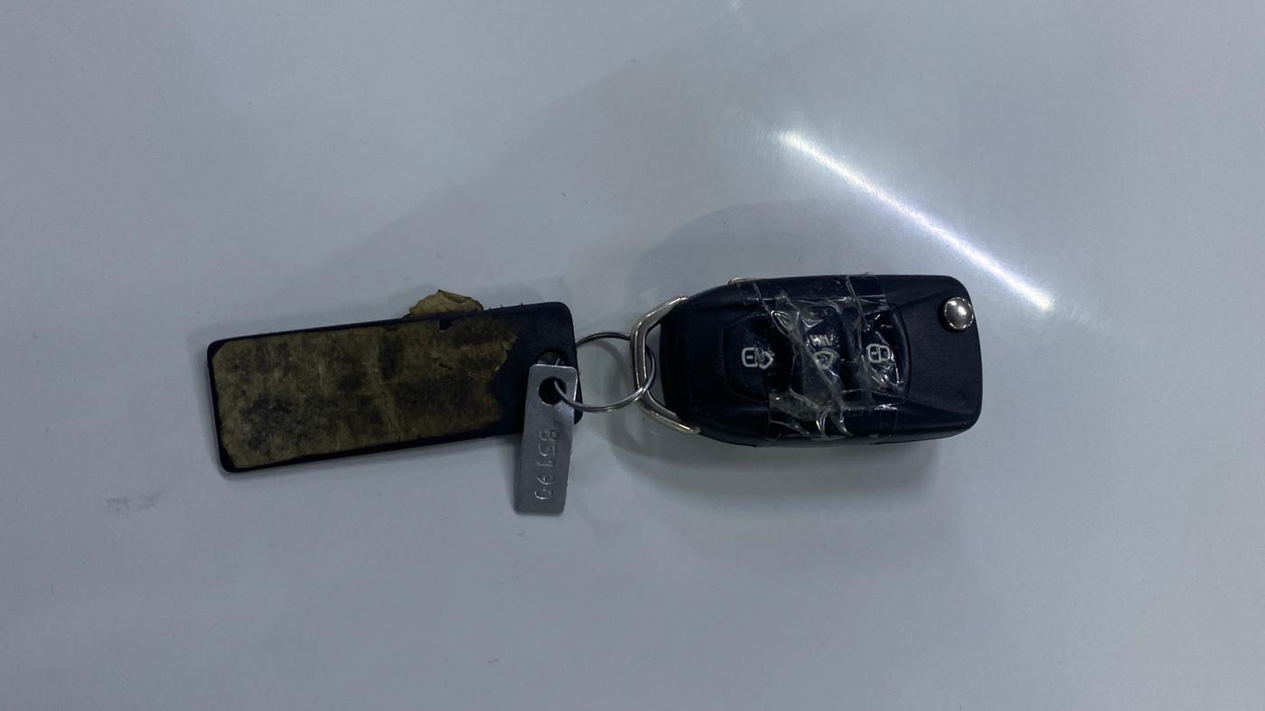 2021 Tata ALTROZ XM PLUS PETROL, Petrol, Manual, 58,177 km, Key Close Up