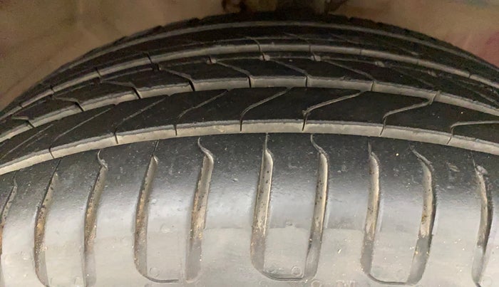 2012 Honda Brio S MT, Petrol, Manual, 49,334 km, Right Front Tyre Tread