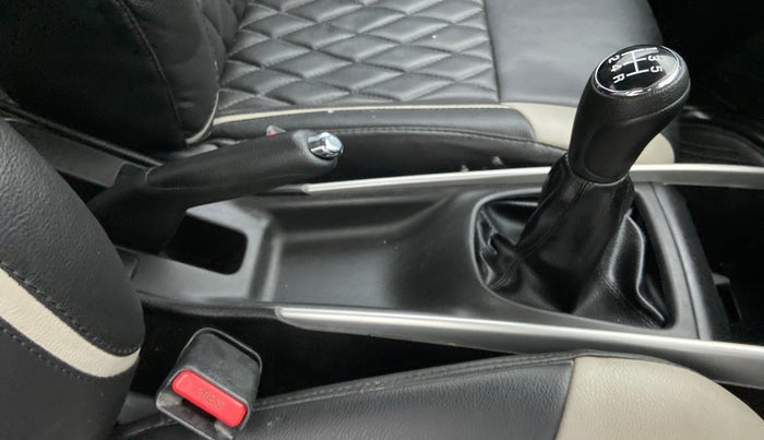 2015 Maruti Baleno DELTA PETROL 1.2, Petrol, Manual, 61,342 km, Gear Lever