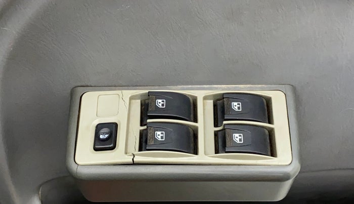 2010 Maruti Alto K10 LXI, Petrol, Manual, 45,370 km, Right front window switch / handle - Child Lock not working for windows