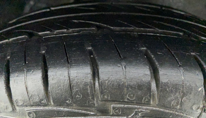 2019 Maruti Alto 800 VXI, Petrol, Manual, 20,099 km, Right Front Tyre Tread