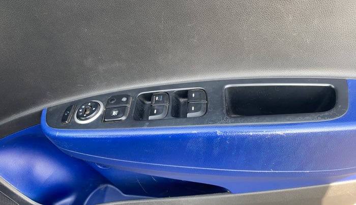 2015 Hyundai Xcent S 1.2, Petrol, Manual, 81,114 km, Driver Side Door Panels Control