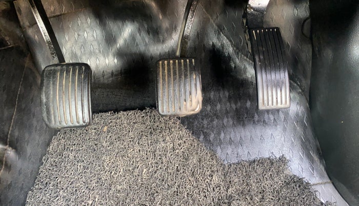 2015 Hyundai Xcent S 1.2, Petrol, Manual, 81,114 km, Pedals