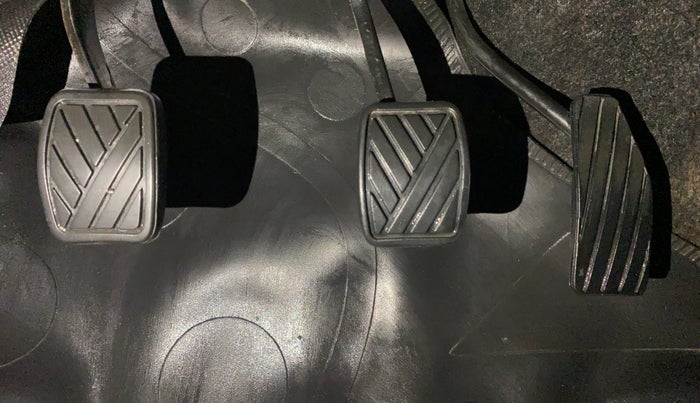 2016 Maruti Wagon R 1.0 VXI  ABS-AIRBAG, Petrol, Manual, 1,18,012 km, Pedals