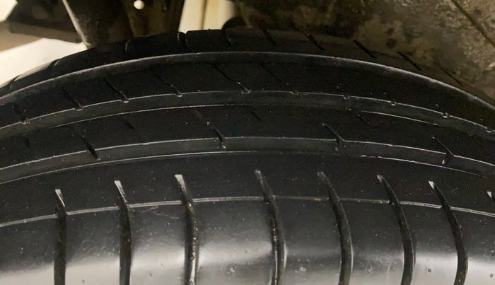 2016 Maruti Wagon R 1.0 VXI  ABS-AIRBAG, Petrol, Manual, 1,18,012 km, Right Rear Tyre Tread