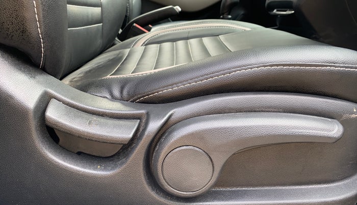 2018 Hyundai Elite i20 SPORTZ 1.2, Petrol, Manual, 75,503 km, Driver Side Adjustment Panel