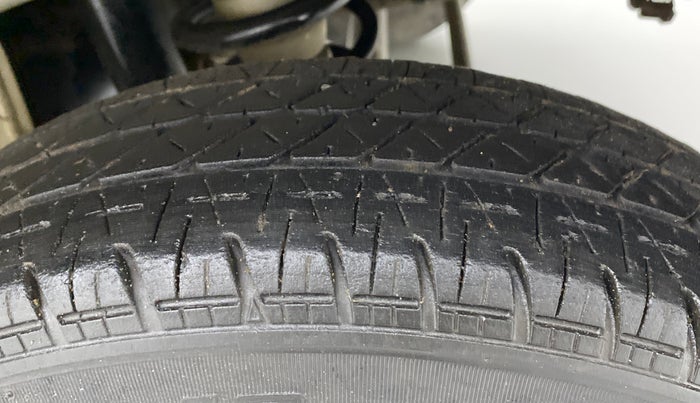 2019 Maruti Alto LXI CNG, CNG, Manual, 95,963 km, Left Rear Tyre Tread