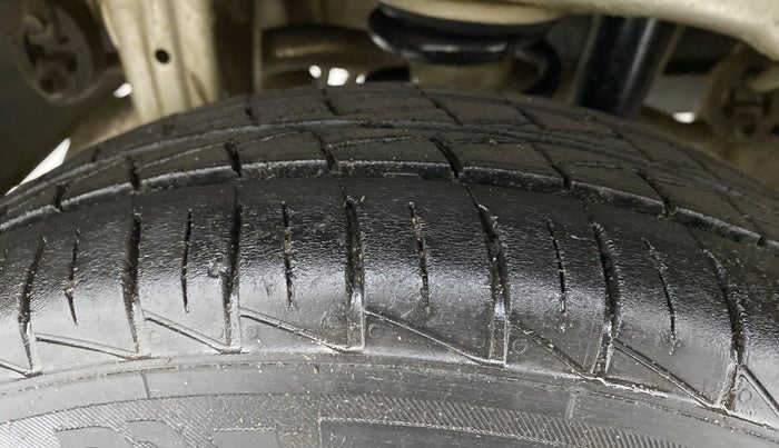 2019 Maruti Alto LXI CNG, CNG, Manual, 95,963 km, Right Rear Tyre Tread
