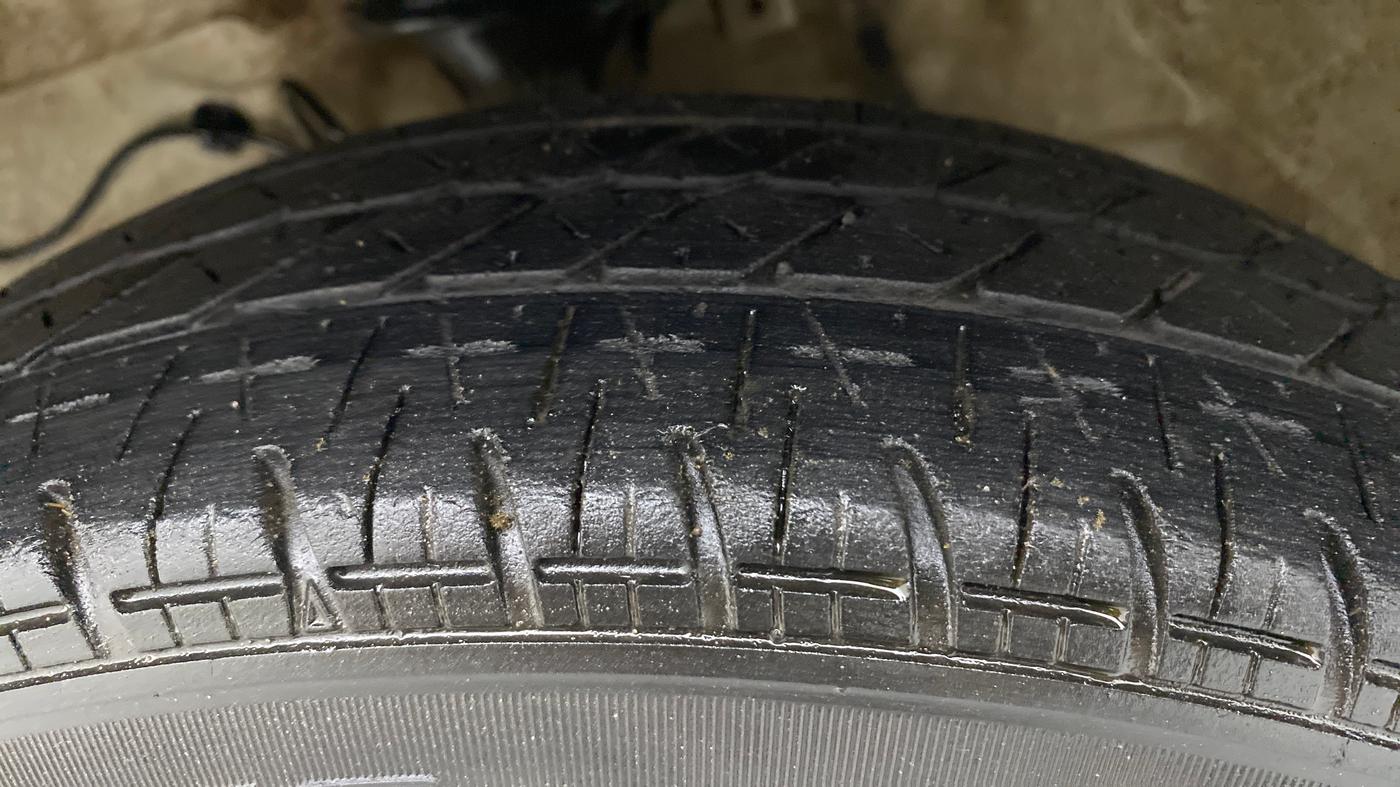 2019 Maruti Alto LXI CNG, CNG, Manual, 95,963 km, Left Front Tyre Tread
