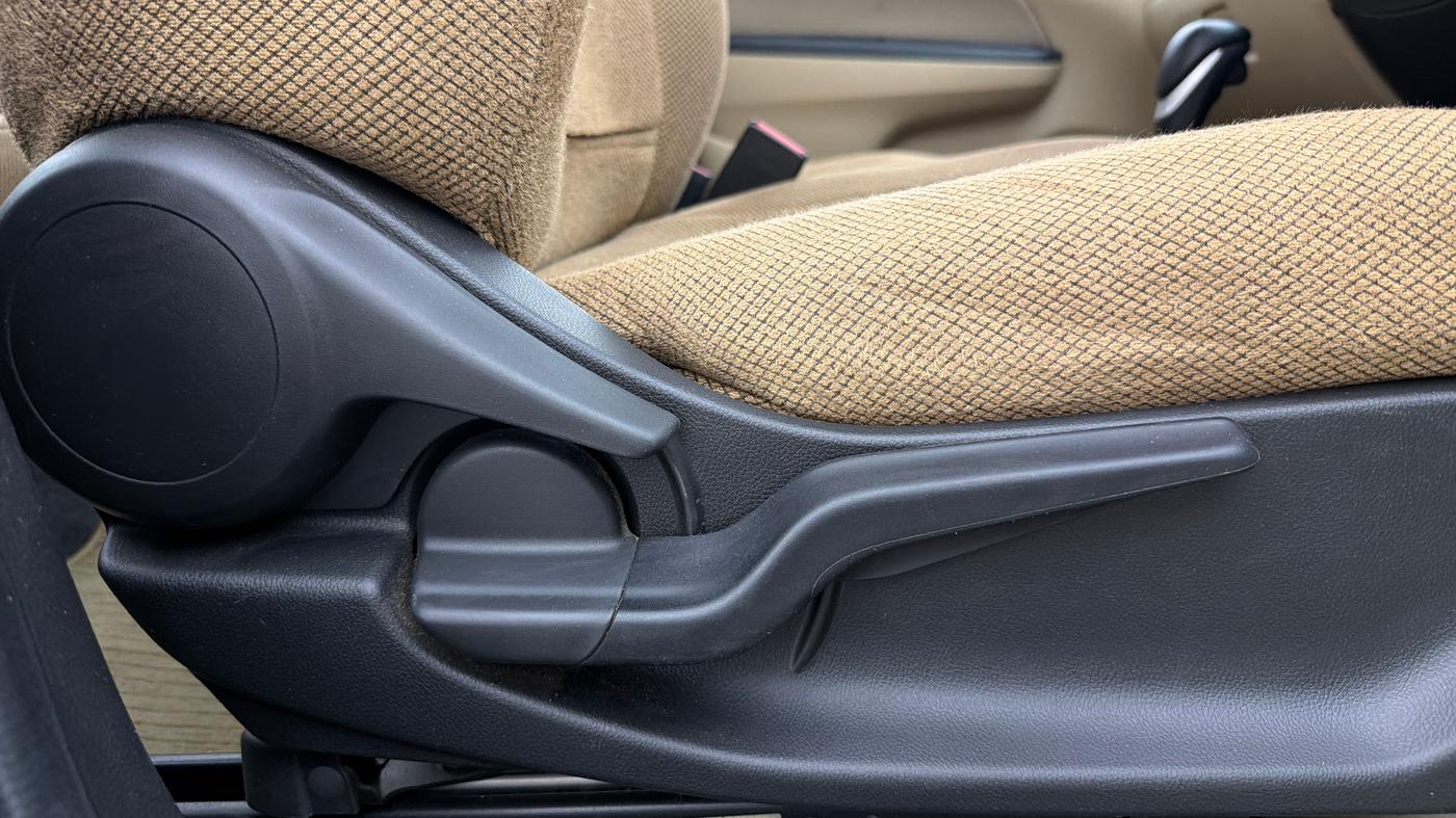 2022 Honda Amaze 1.2L I-VTEC VX CVT, Petrol, Automatic, 8,298 km, Driver Side Adjustment Panel