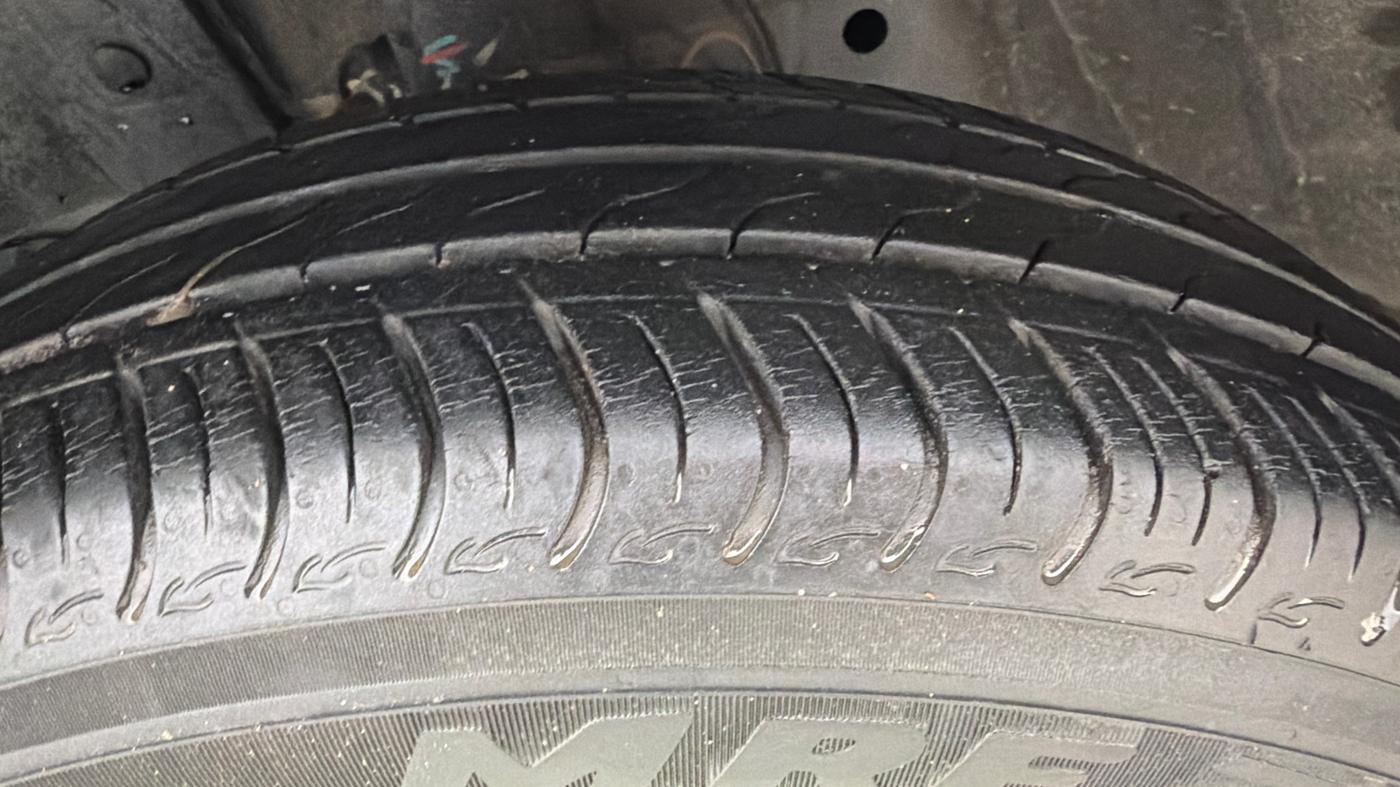 2022 Honda Amaze 1.2L I-VTEC VX CVT, Petrol, Automatic, 8,298 km, Left Front Tyre Tread