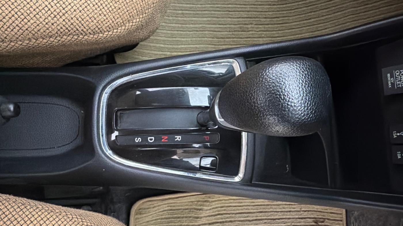 2022 Honda Amaze 1.2L I-VTEC VX CVT, Petrol, Automatic, 8,298 km, Gear Lever