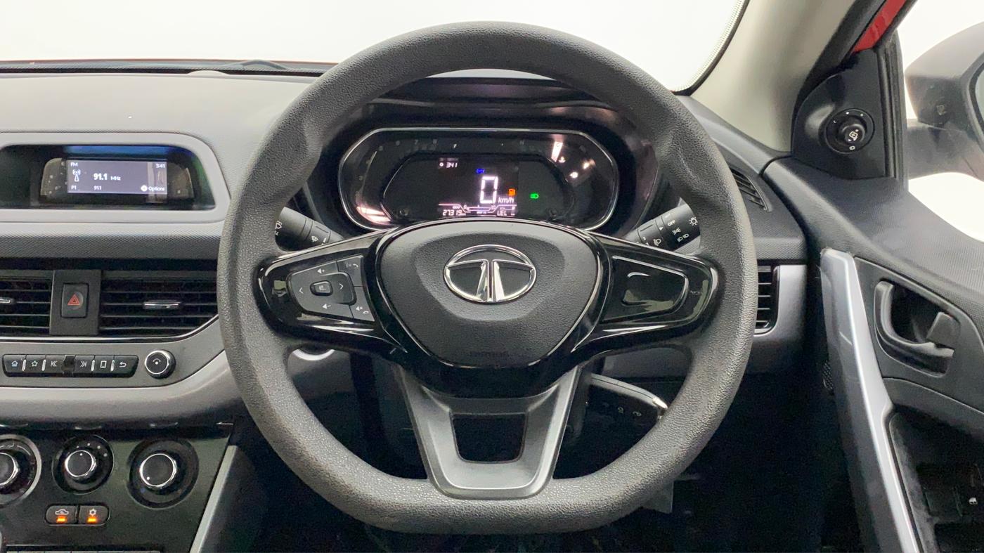 2020 Tata NEXON XM SUNROOF 1.2 RTN, Petrol, Manual, 27,665 km, Steering Wheel Close Up