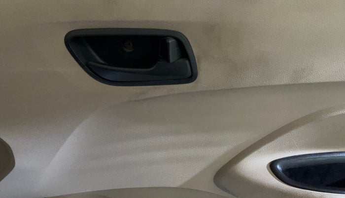 2021 Hyundai NEW SANTRO SPORTZ EXECUTIVE MT CNG, CNG, Manual, 83,292 km, Driver Side Door Panels Control