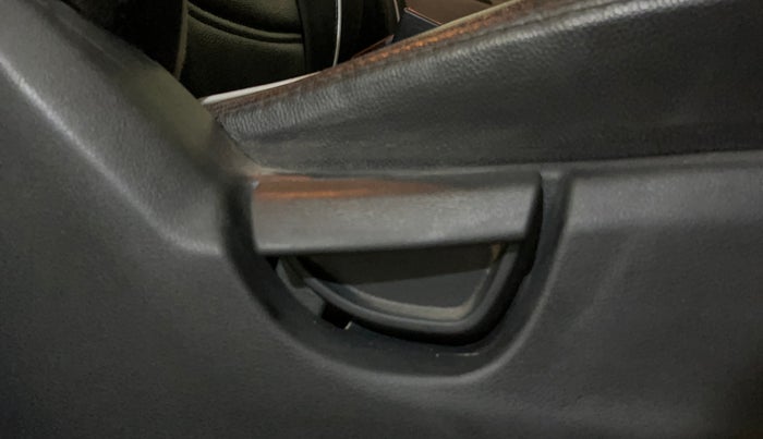 2021 Hyundai NEW SANTRO SPORTZ EXECUTIVE MT CNG, CNG, Manual, 83,292 km, Driver Side Adjustment Panel