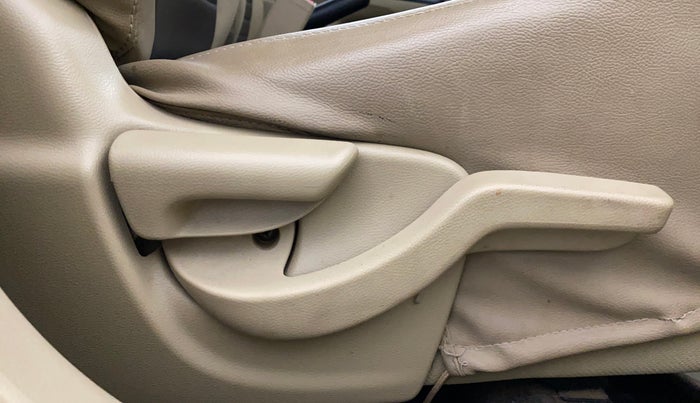 2014 Honda Brio S MT, Petrol, Manual, 27,848 km, Driver Side Adjustment Panel