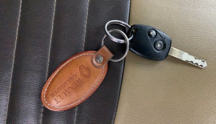 2014 Honda Brio S MT, Petrol, Manual, 27,848 km, Key Close Up