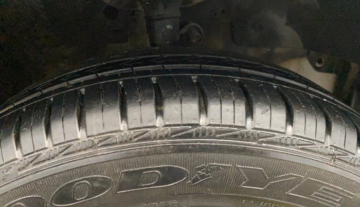 2014 Honda Brio S MT, Petrol, Manual, 27,848 km, Right Front Tyre Tread