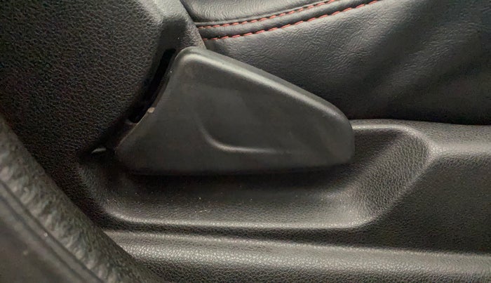 2018 Renault Kwid RXT 1.0 AMT, Petrol, Automatic, 56,942 km, Driver Side Adjustment Panel