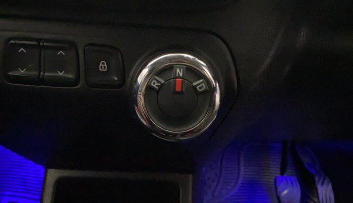 2018 Renault Kwid RXT 1.0 AMT, Petrol, Automatic, 56,942 km, Gear Lever