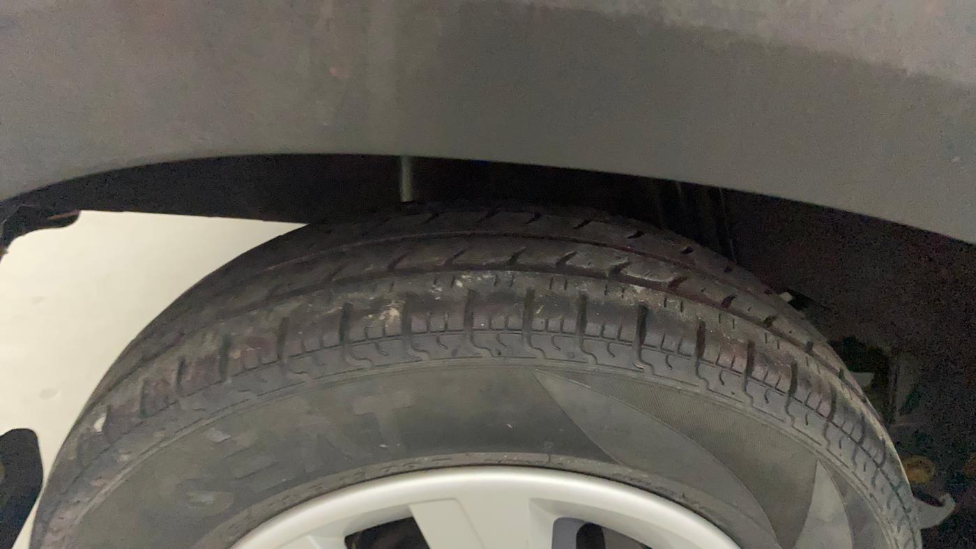 2018 Renault Kwid RXT 1.0 AMT, Petrol, Automatic, 56,942 km, Right Rear Tyre Tread