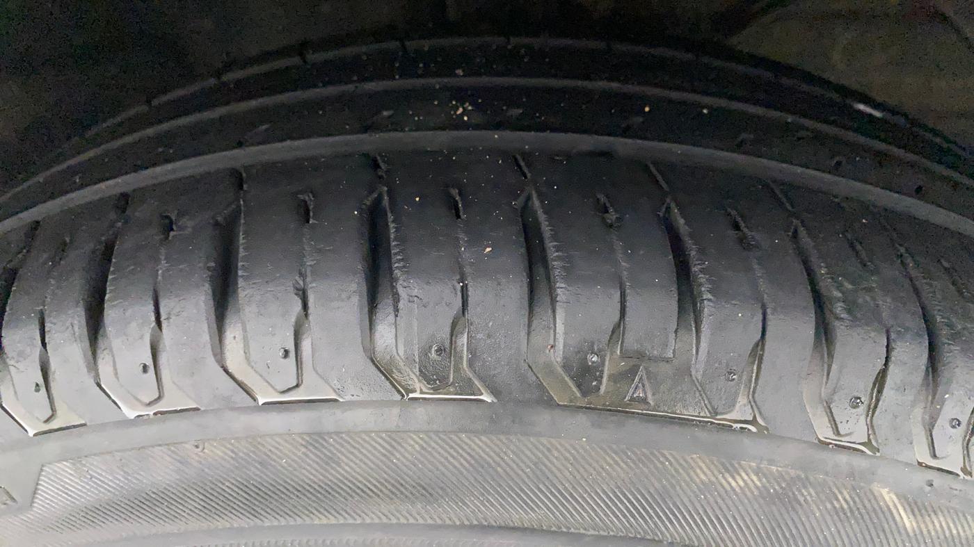 2018 Maruti Ertiga ZXI SHVS, Petrol, Manual, 26,180 km, Right Front Tyre Tread