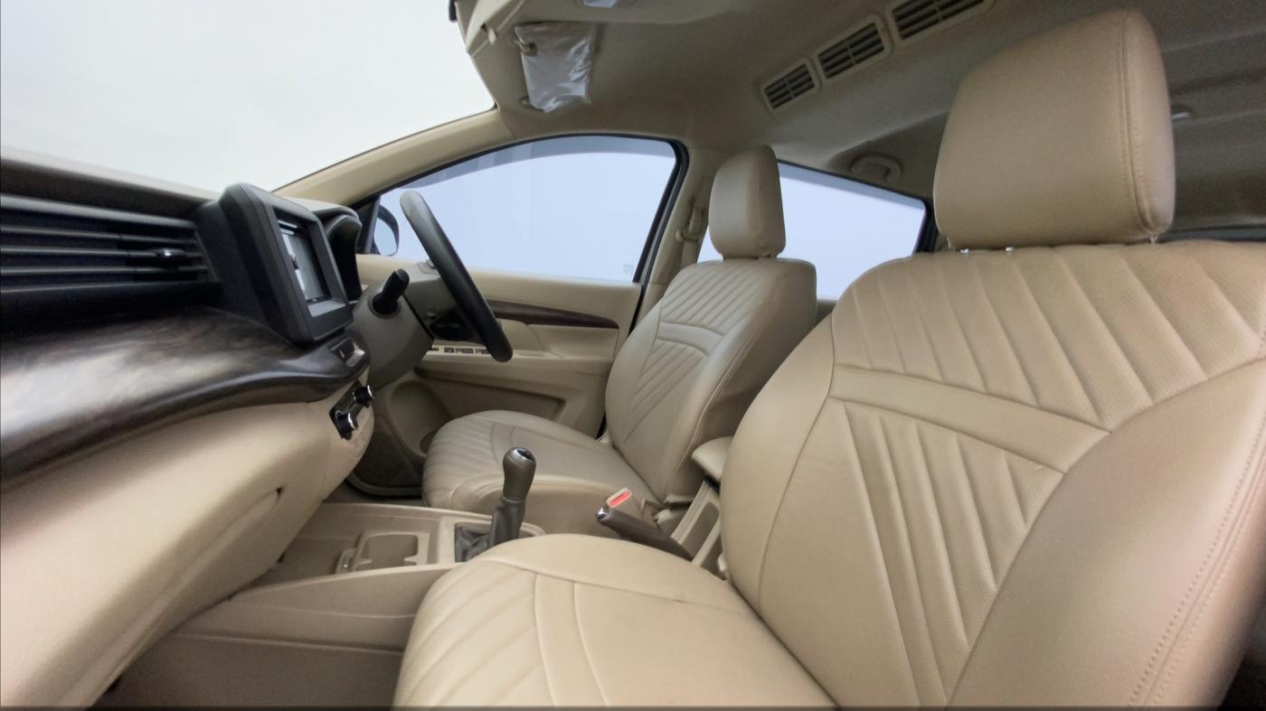 2018 Maruti Ertiga ZXI SHVS, Petrol, Manual, 26,180 km, Right Side Front Door Cabin