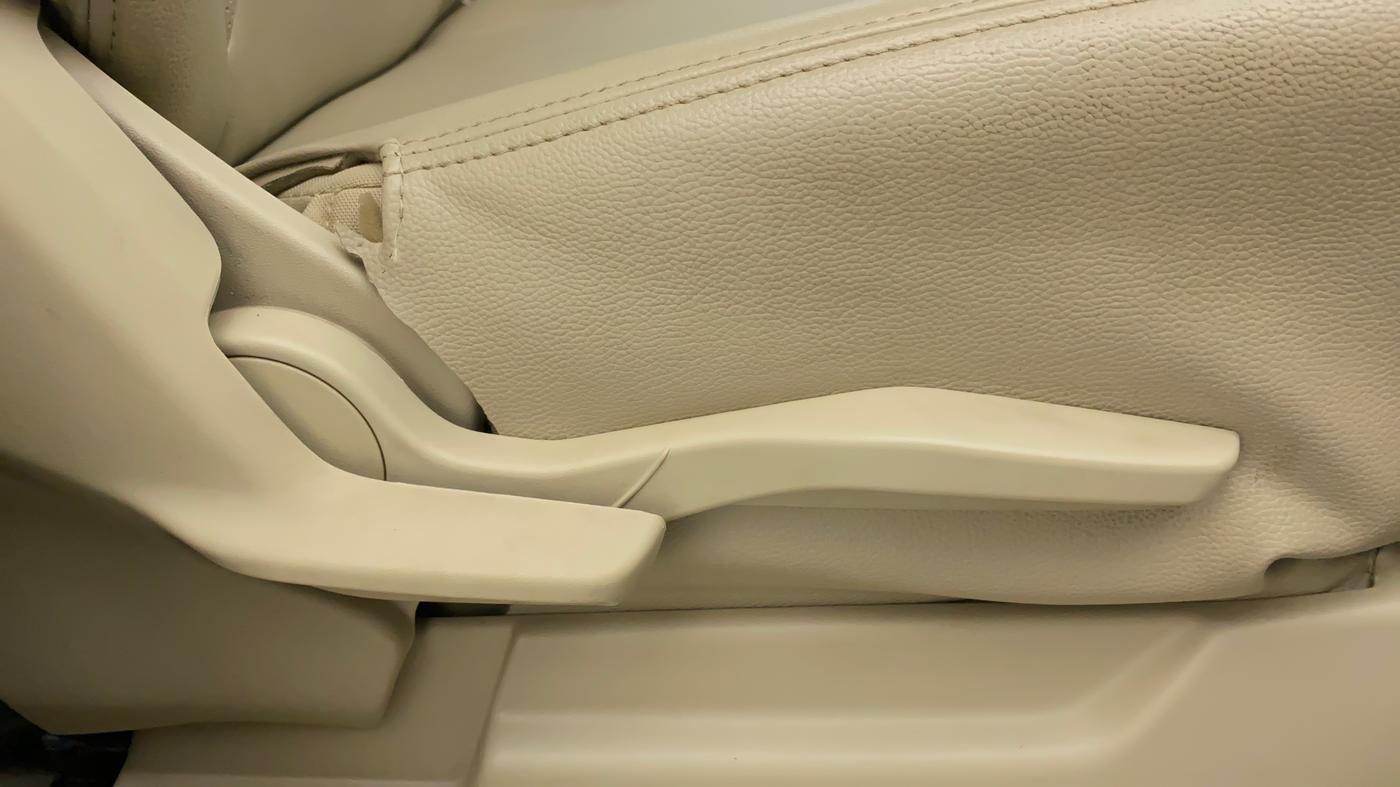 2018 Maruti Ertiga ZXI SHVS, Petrol, Manual, 26,180 km, Driver Side Adjustment Panel