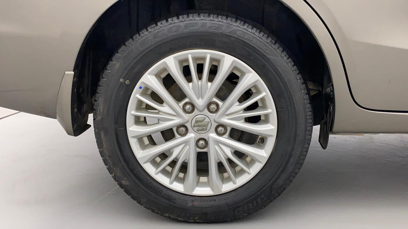 2018 Maruti Ertiga ZXI SHVS, Petrol, Manual, 26,180 km, Right Rear Wheel