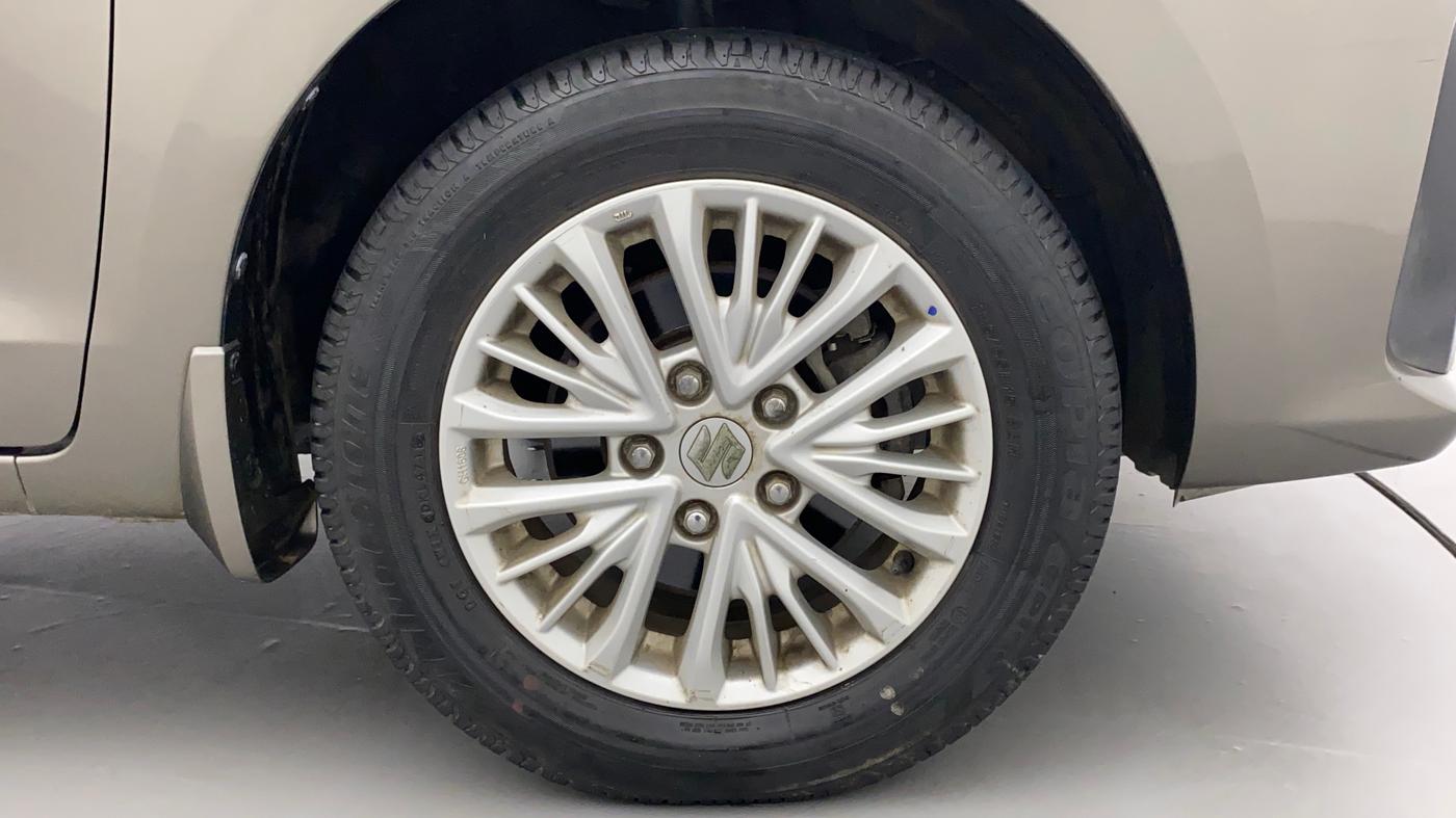 2018 Maruti Ertiga ZXI SHVS, Petrol, Manual, 26,180 km, Right Front Wheel