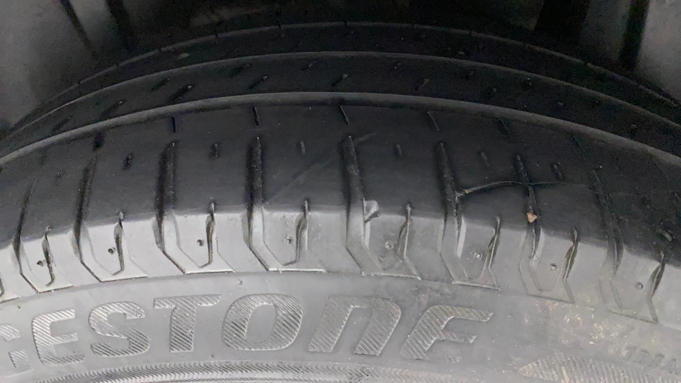 2018 Maruti Ertiga ZXI SHVS, Petrol, Manual, 26,180 km, Left Rear Tyre Tread