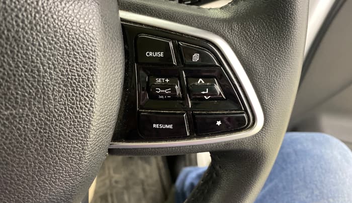 2025 Mahindra Thar Roxx  AX7 L Petrol AT 2WD, Petrol, Automatic, 29,898 km, Adaptive Cruise Control