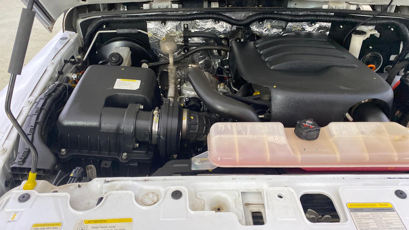 2025 Mahindra Thar Roxx  AX7 L Petrol AT 2WD, Petrol, Automatic, 29,898 km, Engine View - Right