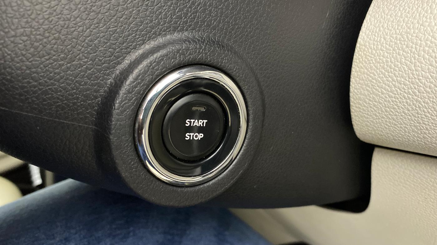 2025 Mahindra Thar Roxx  AX7 L Petrol AT 2WD, Petrol, Automatic, 29,898 km, Keyless Start/ Stop Button