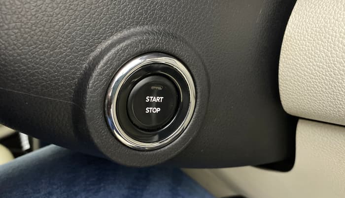 2025 Mahindra Thar Roxx  AX7 L Petrol AT 2WD, Petrol, Automatic, 29,898 km, Keyless Start/ Stop Button