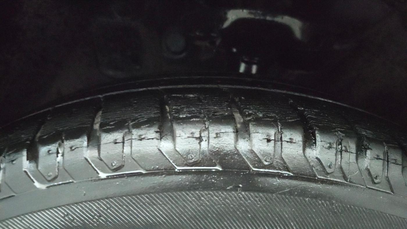 2021 Hyundai Verna SX 1.5 VTVT, Petrol, Manual, 33,524 km, Left Front Tyre Tread